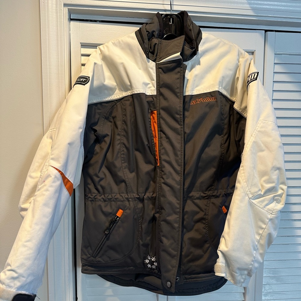 Ski-Doo ladies jacket with removable hood. Excellent condition. Size L.